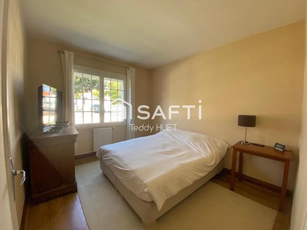 Maison de Plain-Pied 6 Pièces - 153 m² - Non Mitoyenne et Sans Vis-à-Vis