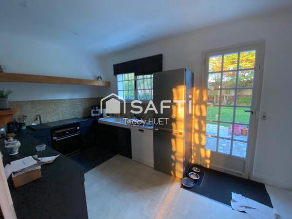 Maison de Plain-Pied 6 Pièces - 153 m² - Non Mitoyenne et Sans Vis-à-Vis