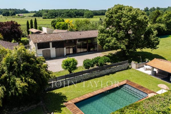 MÉDOC – GRANGE RÉNOVÉE – ACTIVITÉ D’ACCUEIL – JOHN TAYLOR