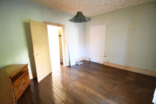 IMMEUBLE DE RAPPORT 124M2 - GRENIER AMENAGEABLE - 3 APPARTEMENTS