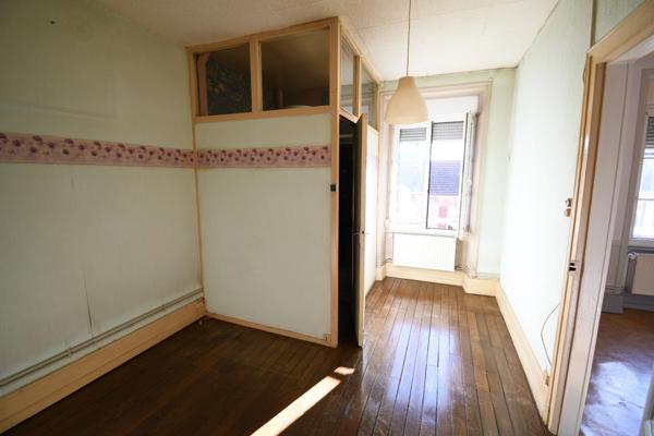 IMMEUBLE DE RAPPORT 124M2 - GRENIER AMENAGEABLE - 3 APPARTEMENTS