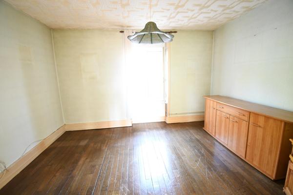 IMMEUBLE DE RAPPORT 124M2 - GRENIER AMENAGEABLE - 3 APPARTEMENTS