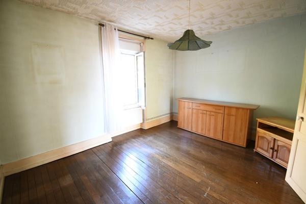 IMMEUBLE DE RAPPORT 124M2 - GRENIER AMENAGEABLE - 3 APPARTEMENTS