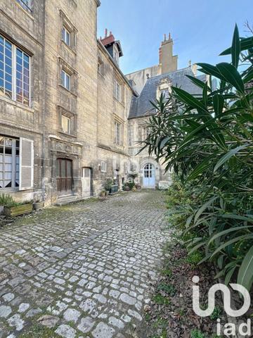 Triplex 6 pièces de 177 m² à Bourges (18000)