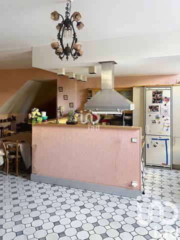 Triplex 6 pièces de 177 m² à Bourges (18000)