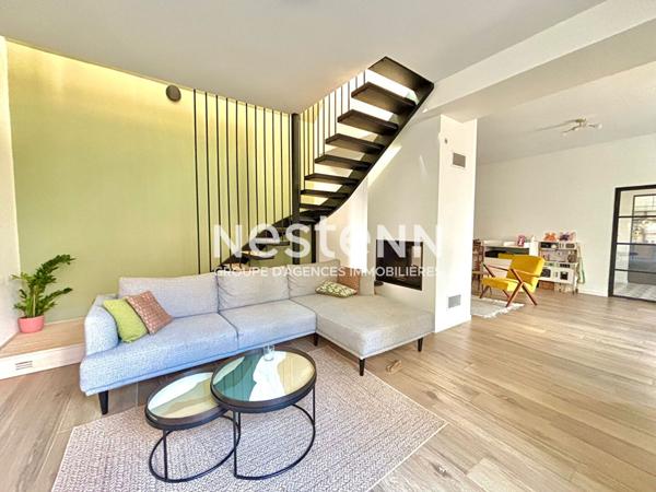 Nestenn Igny Maison familiale en pierre meulière 1892 à Igny centre, entièrement rénovée, 5 chambres, studio indépendant, jardin arboré, charme de l'ancien et prestations haut de gamme, aucun travaux, chauffage au sol, sous-sol, buanderie, bureau, proch