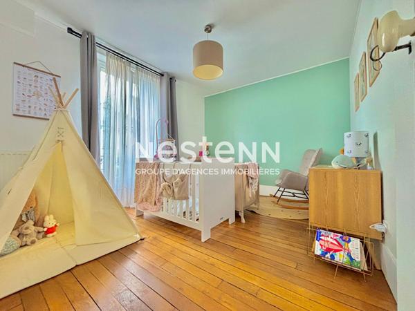 Nestenn Igny Maison familiale en pierre meulière 1892 à Igny centre, entièrement rénovée, 5 chambres, studio indépendant, jardin arboré, charme de l'ancien et prestations haut de gamme, aucun travaux, chauffage au sol, sous-sol, buanderie, bureau, proch