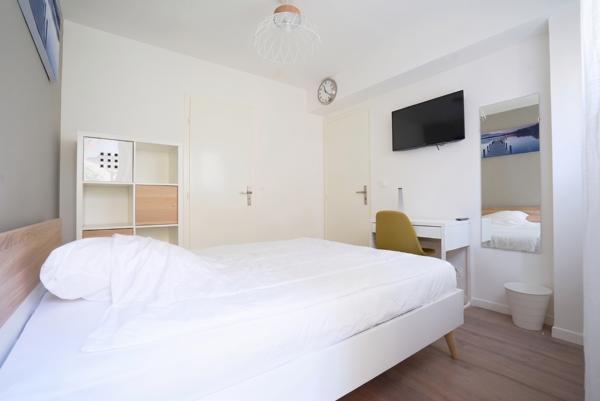 AVLP-LL152 - Chambre 1 en colocation meublée avec sdd privée