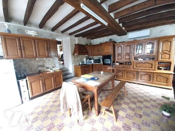 A VENDRE MAISON EN PIERRES A LE GENEST-SAINT-ISLE