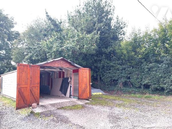 A VENDRE MAISON EN PIERRES A LE GENEST-SAINT-ISLE