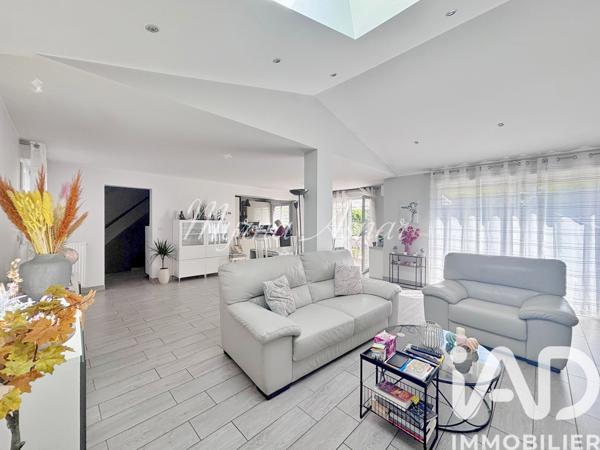 Maison à vendre 6 pièces 122 m² Sainte-Geneviève-des-Bois
