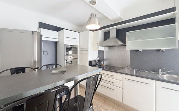 Appartement à vendre    2 pièces • 55,85 m2 Ajaccio