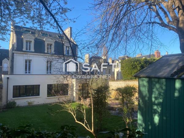 Superbe demeure dans le centre de Caen dans un secteur très recherché. Prestations haut de gamme