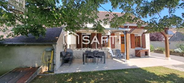 Maison en pierre rénovée avec dépendances, 5 pièces, terrain clos 1000m²
