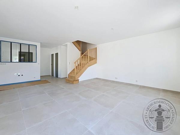 Vente                                                      Maison
                        
                     6 pièces                      106 m2                     à Dourdan