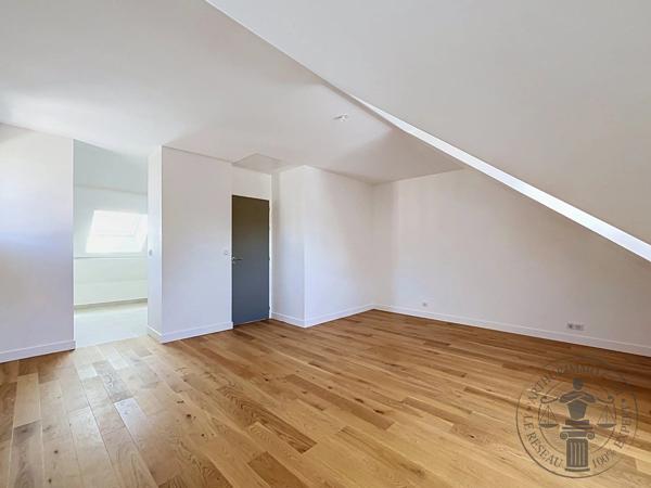 Vente                                                      Maison
                        
                     6 pièces                      106 m2                     à Dourdan