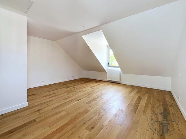 Vente                                                      Maison
                        
                     6 pièces                      106 m2                     à Dourdan