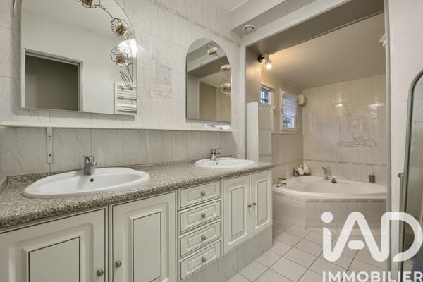 Maison à vendre 6 pièces 130 m² Les Authieux-sur-le-Port-Saint-Ouen