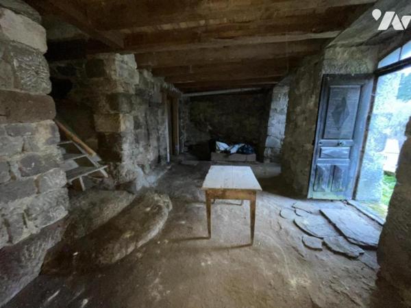 A VENDRE CORPS DE FERME A SERVERETTE