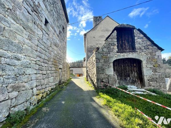 A VENDRE CORPS DE FERME A SERVERETTE