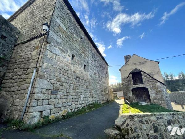 A VENDRE CORPS DE FERME A SERVERETTE