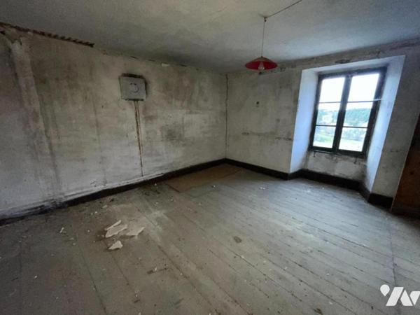 A VENDRE CORPS DE FERME A SERVERETTE