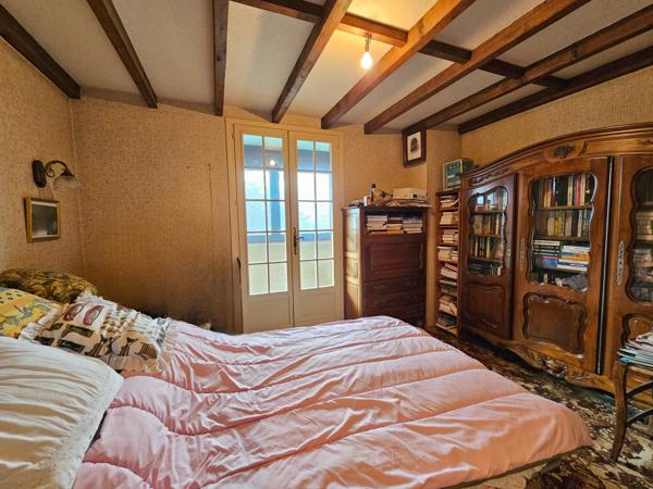 Apt (84400) Luberon, Apt Belle maison à rénover avec jardin ,vue et cabanon.