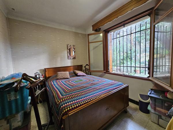 Apt (84400) Luberon, Apt Belle maison à rénover avec jardin ,vue et cabanon.