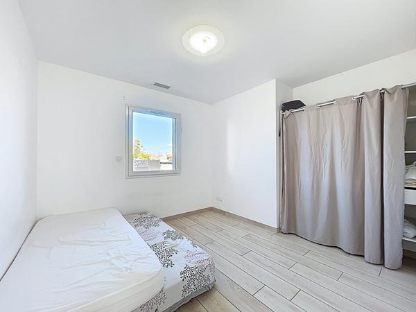 EXCLUSIVITE - VILLA RECENTE DE 93 M² SUR 357 M² DE TERRAIN A 5 MINUTES A PIED DES COMMERCES