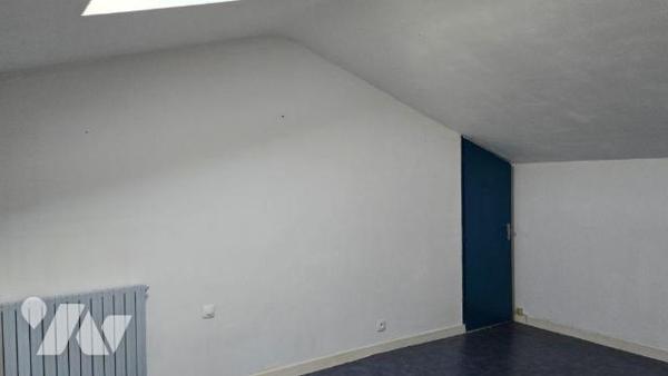 EXCLUSIVITE LMBS. A seulement 3 min de toutes commodités! Longère ancienne bien exposée et ses ...