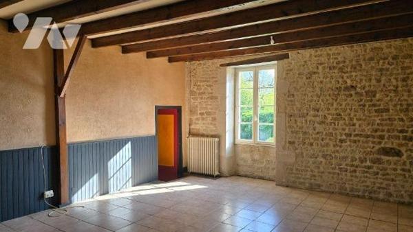 EXCLUSIVITE LMBS. A seulement 3 min de toutes commodités! Longère ancienne bien exposée et ses ...