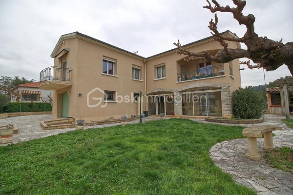 Villa de 222 m²
