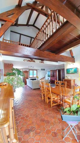 Argenteuil (95100) Rare sur les hauteurs d’Argenteuil – Maison de caractère avec vue panoramique sur Paris, grands volumes et for