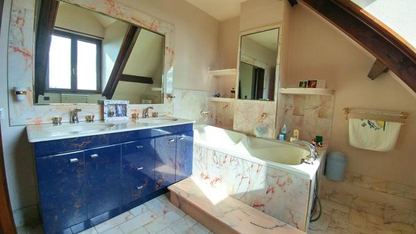 Argenteuil (95100) Rare sur les hauteurs d’Argenteuil – Maison de caractère avec vue panoramique sur Paris, grands volumes et for