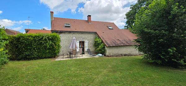Maison La Roche Posay 5 pièce(s) [REF. 7008]