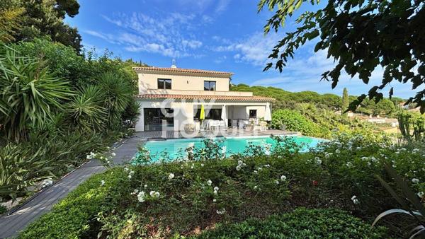 MAISON À VENDRE DE 7 PIÈCES DE 220,00 M²