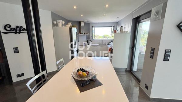 MAISON À VENDRE DE 7 PIÈCES DE 220,00 M²