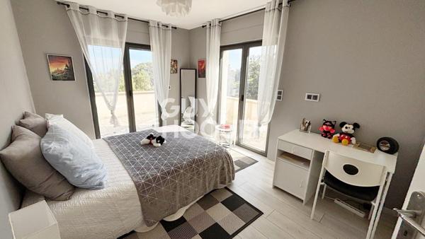 MAISON À VENDRE DE 7 PIÈCES DE 220,00 M²