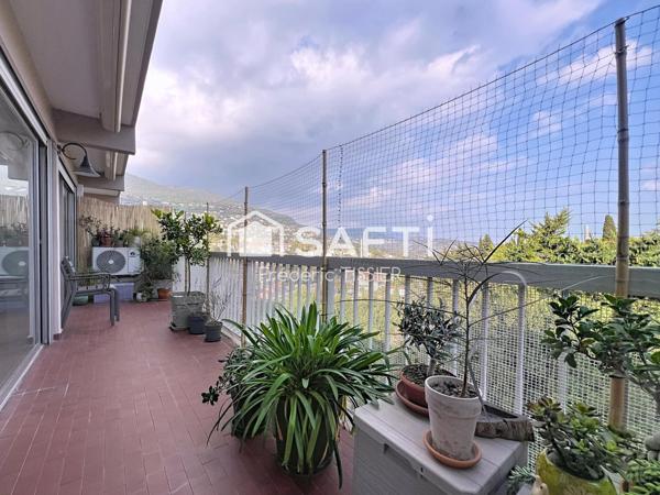 Grasse : Appartement 4 pièces en dernier étage.