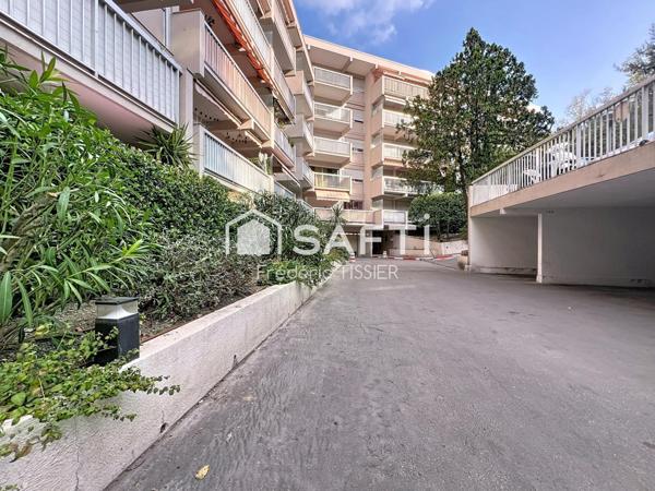 Grasse : Appartement 4 pièces en dernier étage.