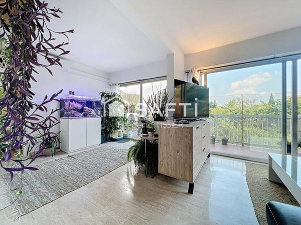 Grasse : Appartement 4 pièces en dernier étage.