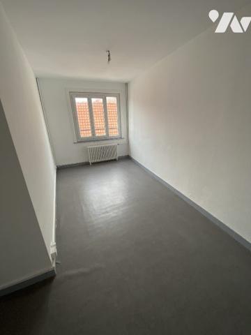 GUINES CENTRE APPARTEMENT DUPLEX F4