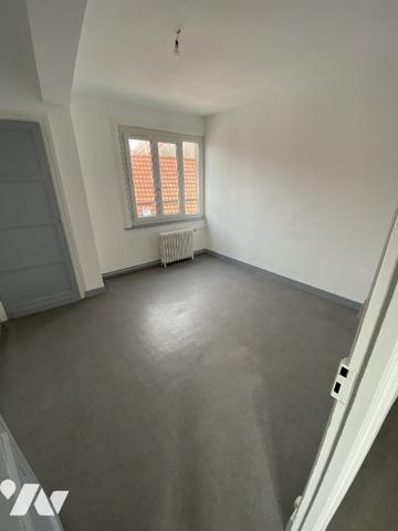 GUINES CENTRE APPARTEMENT DUPLEX F4