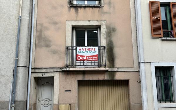 Maison à vendre    5 pièces • 120 m2 Corbeil-Essonnes