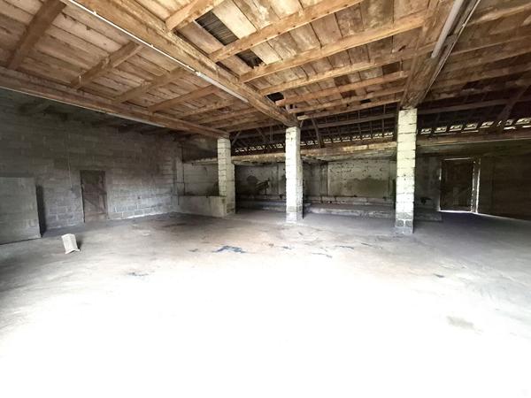 Grange 1 pièce 200 m2