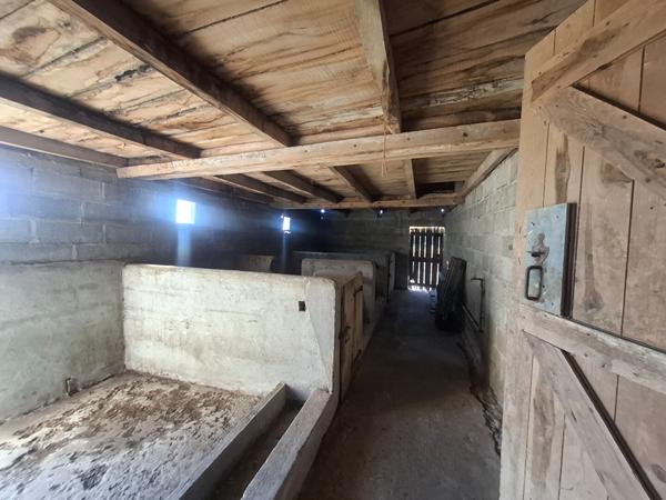 Grange 1 pièce 200 m2