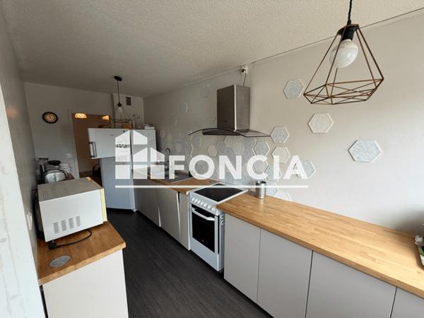 Location Appartement meublé 3 pièces 76 m² - 184 RUE EMILE COMBES Bordeaux 33000