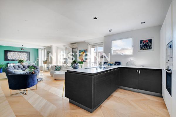 Dernier étage avec Terrasse rooftop de 35 m2 et vue dégagée, Paris 16e - Proche Auteuil - Climatisation Appartement en parfait état - 2/3 chambres