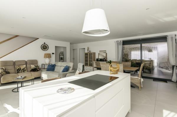 Maison à vendre |                                       Mèze |                                        5 pièces  |  144 m²