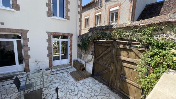 Maison 10 pièces 161.18 m2